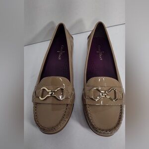 Cole Haan Women's Tan Loafers size 5 pre owned Exellent condition